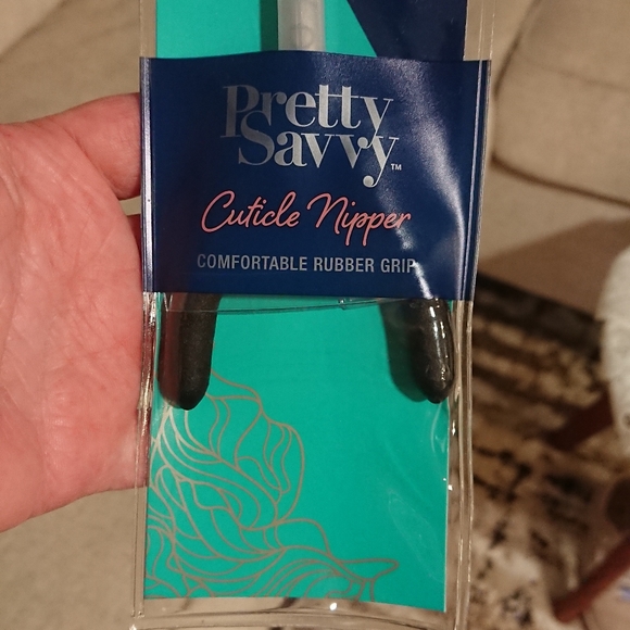 Pretty Savvy Cuticle Nipper. New in original packaging - Picture 6 of 9